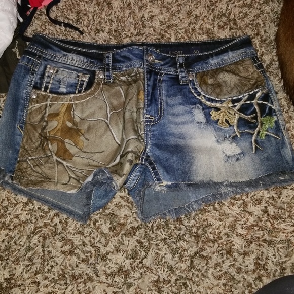 grace in la camo jeans